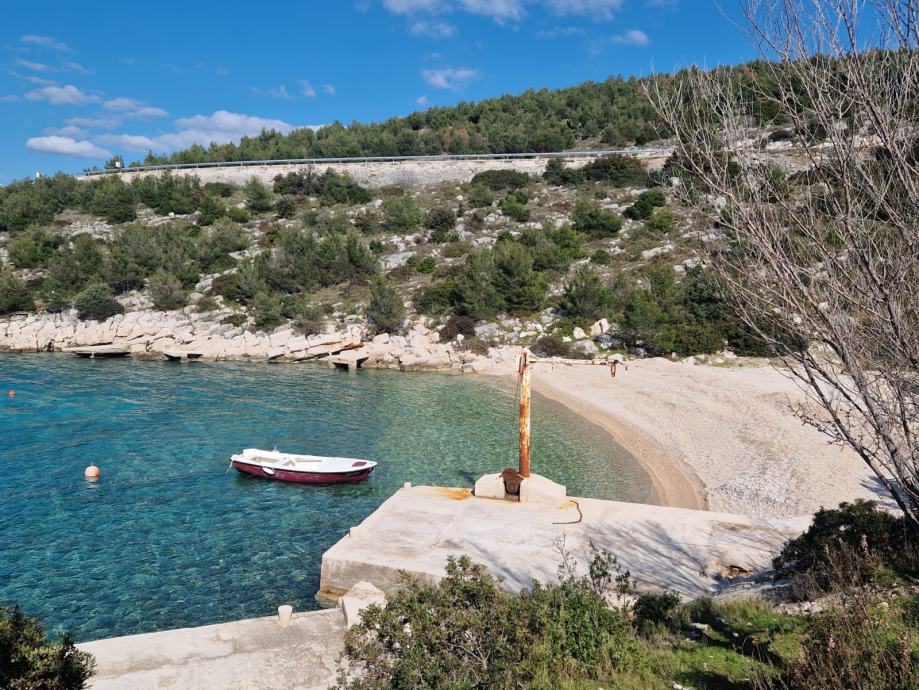 Primošten dvosoban stan s velikim vrtom prodaja