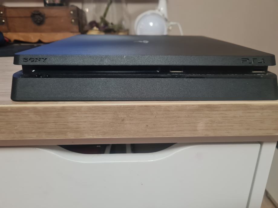 Playstation Slim Konzola Igrica