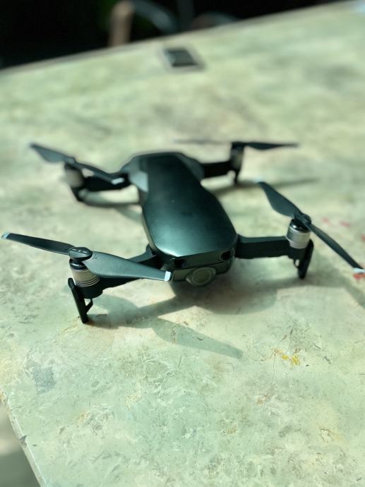 DJI Mavic AIR Fly More Combo