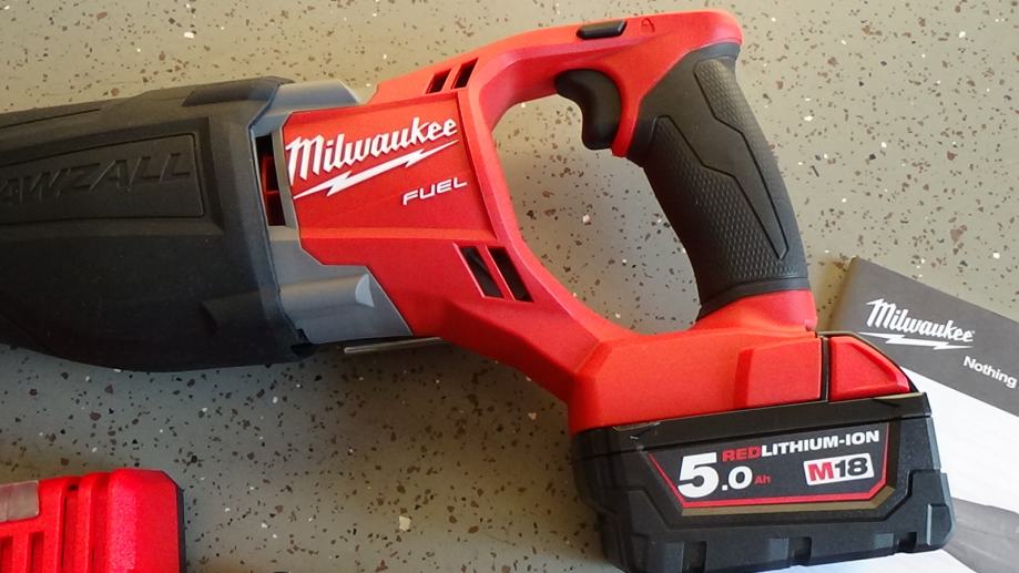 Milwaukee 18v M18 CSX Akumulatorska Sabljasta Pila