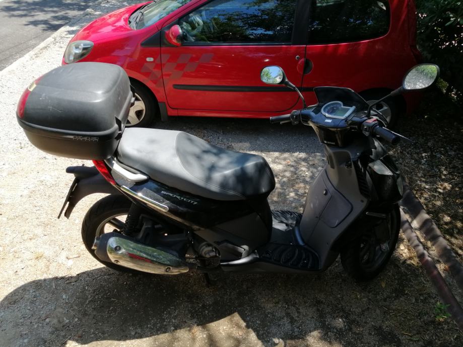 Aprilia Sportcity 200 Cm3 2006 God