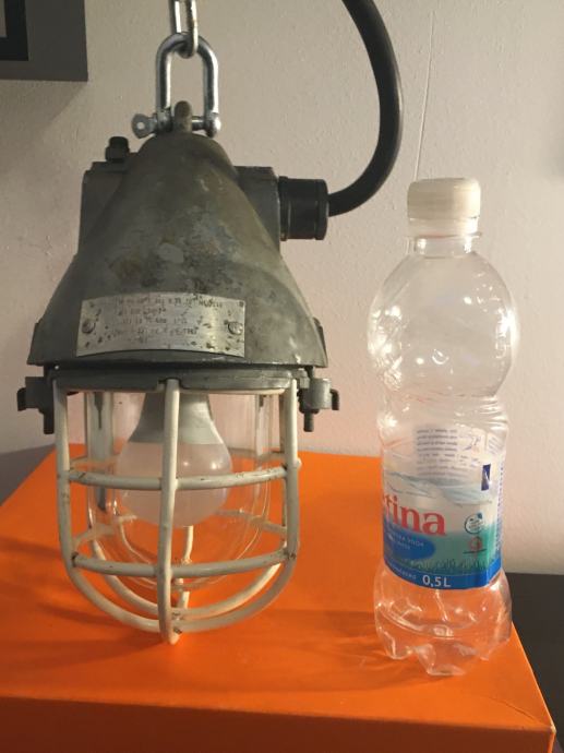 Vintage Industrijska Brodska Lampa