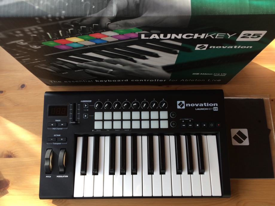 Novation LaunchKey 25 MK2 MIDI USB Keyboard