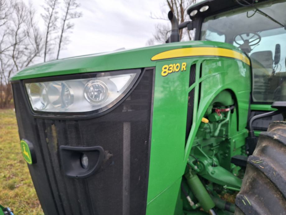 John Deere R