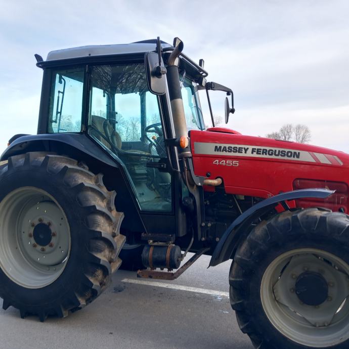 Massey Ferguson 4455