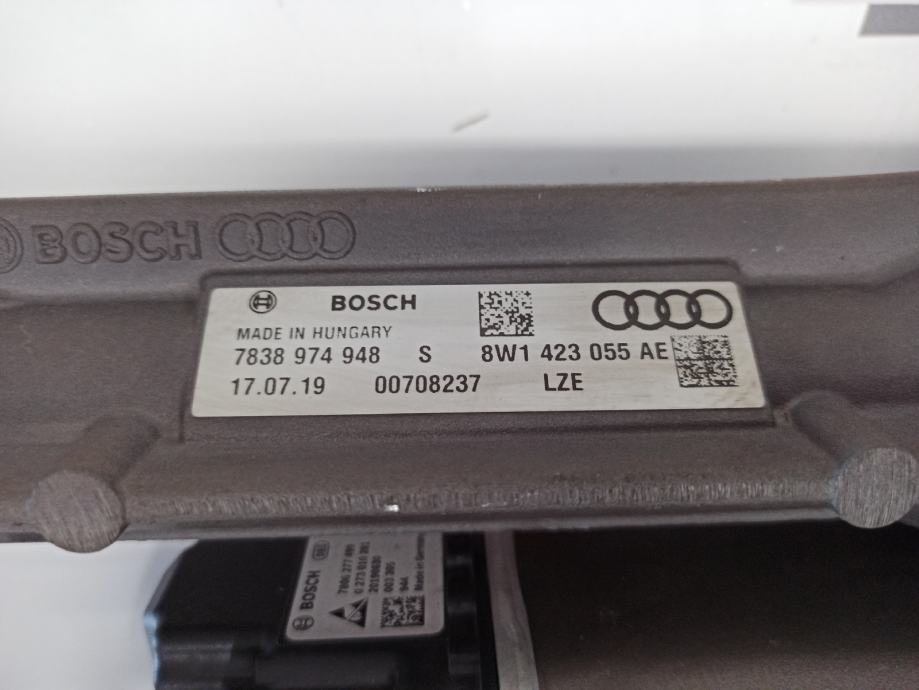 Audi A B A F Originalna Rabljena Letva Volana W Ae