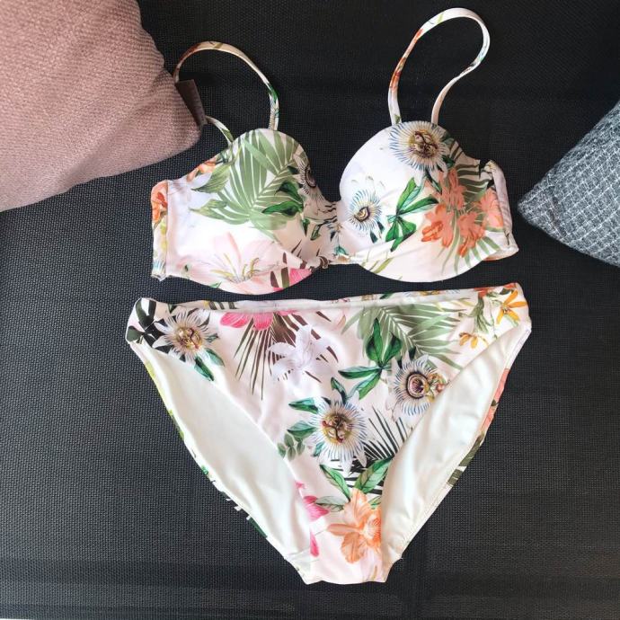 Novi H M Bikini Dvodjelni Kupaci Kostim 75c I M