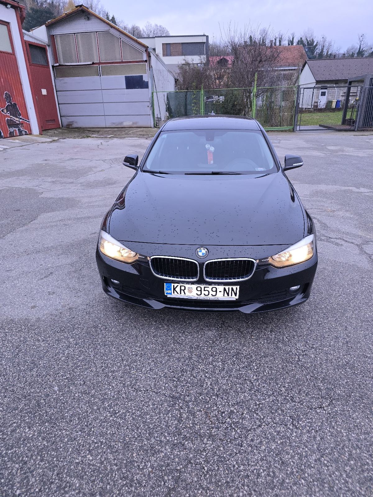 Bmw D Ambient Light Pro Ireni Sat Navi Automatik God