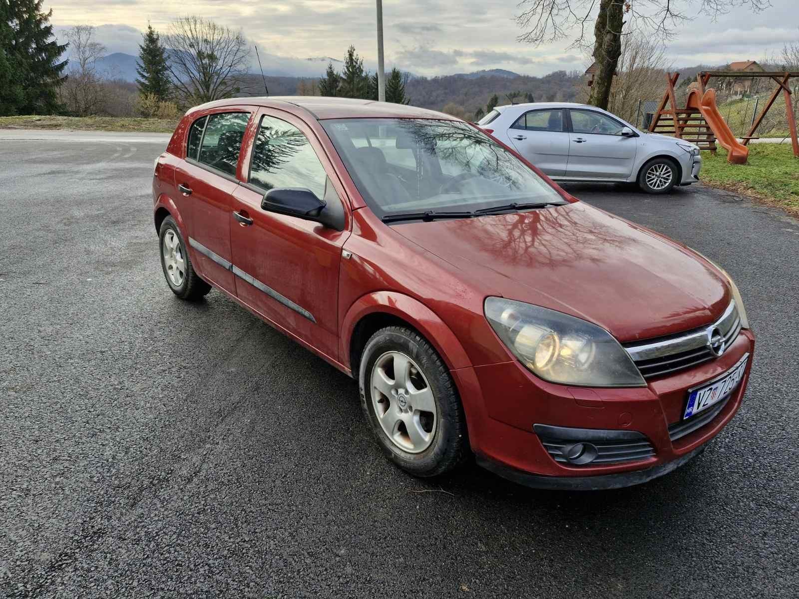 Opel Astra 1 4 16V REGISTRIRANA 1 GODINU 2005 God