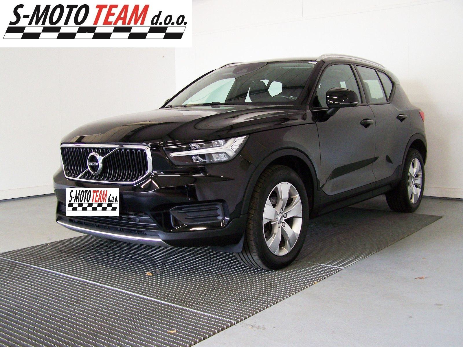 Volvo XC40 D3 Momentum Pro AUTOM 1 H LED SENSUS 2020 God