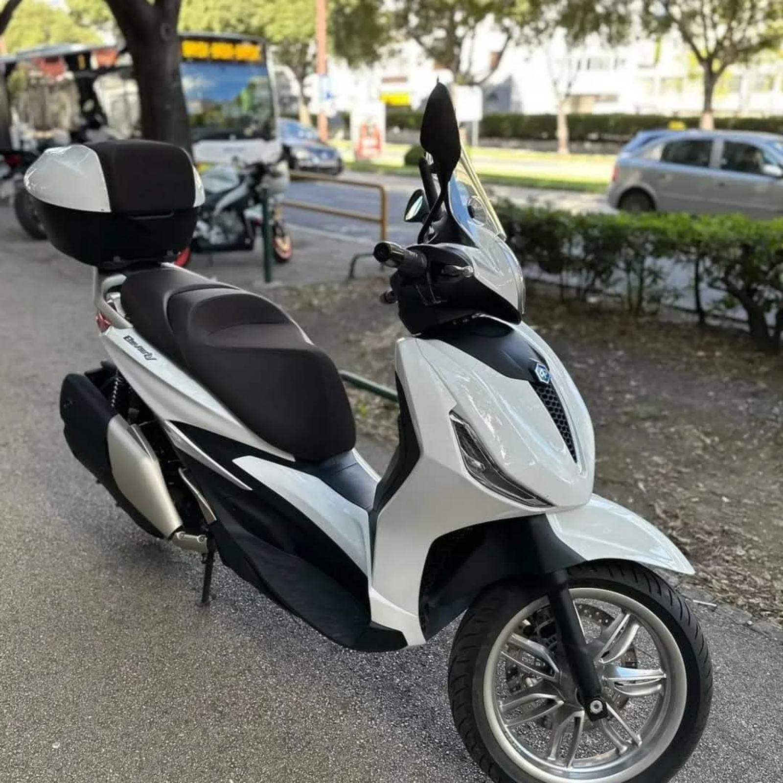 Piaggio Beverly Cm God