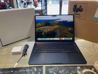 Apple MacBook Air 13.6" |256GB SSD|M2|8 GB RAM|