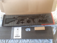 prodajem airsoft repliku E&L AK-105
