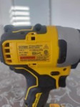 DeWalt Odvijac + Baterija 20V 2ah NOVO