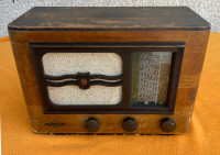 Philips A44U - Stari radio s lampama