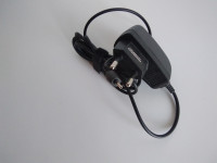 Adapter / ispravljač 5,6 v / 380 mA