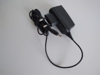 Adapter / ispravljač 5,7 v / 800 mA