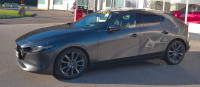 Mazda 3 G122 LED navi headUp gr.sj. PDCx2 kamera 18'' 99000km