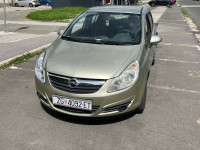 Opel Corsa 1,2 16V u perfektnom stanju