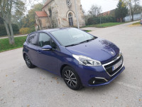 Peugeot 208 1.2 benzin navi,senzori,tempomat,reg godinu dana