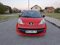 Peugeot 107 1,0 benzin,2008god.,servo,glazba...