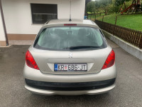 Peugeot 207 1,4 + plin