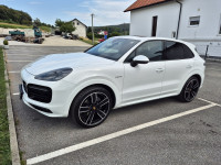 Porsche Cayenne E-Hybrid (model 2021.)