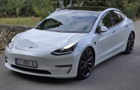 Tesla 3 Performance 4x4 513ks 3.3 sec do 100kmh, 82kwh