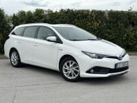 Toyota Auris karavan 1,8 Hybrid