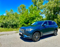 Volvo XC90 T8 PLUG-IN HYBRID