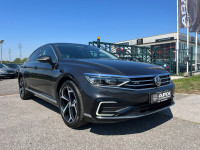 VW Passat GTE AUTOMATIK °VIRTUAL°VELIKA NAVI°ALCANTARA°MATRIX°LEASING°