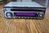 Auto-radio Kenwood KDC-3031, 45WX4 car stereo radio-CD player.