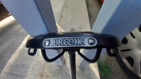 Brooks B17