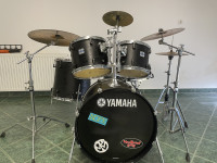 Bubnjevi Yamaha Stage Custom s činelama Paiste PST 5