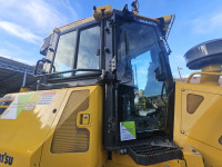 Buldozer Komatsu D61PXi-23 s tvornički ugrađenim 2D i 3D nivelirom