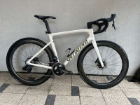 Specialized SL7, L.56, Sram force AXS, Fulcrum wind 55 karbonski kotač