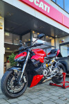 Ducati Streetfighter V2