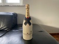 Moet & Chandon - Ice Jacket uklj. praznu ukrasnu bocu - lutka - NOVO