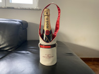 Moet & Chandon - Ice Jacket uklj. praznu ukrasnu bocu - lutka - NOVO