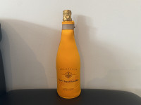 Veuve Clicquot - Ice Jacket uklj. praznu ukrasnu bocu - lutka - NOVO