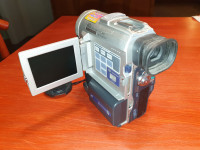 Sony PAL Handycam MiniDV Camcorder DCR-PC100e