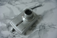 Fotoaparat Olympus FE-310,8MP,radi na baterije,orginal 1gb kartica