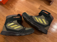 Adidas Terrex Rain Boy br. 36