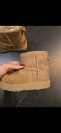 UGG 26 velicina