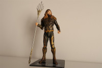 Aquaman (Justice league) kolekcionarska figura 19 cm