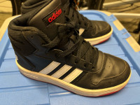 Adidas tenisice broj 34