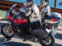 Koferi za motocikle GIVI Torbe Bisage Nosači