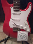 FENDER SQUIER BULLET STRAT WITH TREMOLO FIESTA RED+TORBA,KABEL,ŽICE