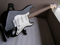 Fender STRATOCASTER (zamjena)