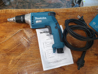 Makita odvijač FS6300R